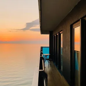 Black Sea In Orbi City Апарт-отель